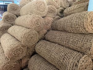 ตาข่ายใยมะพร้าวธรรมชาติ ย่อยสลายได้ทางชีวภาพ สำหรับควบคุมการกัดเซาะของดิน จัดสวน และป้องกันความลาดชัน ขนาด OEM - Product Image 4