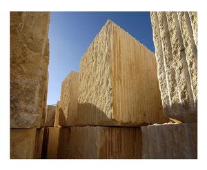 Bloques de Piedra Caliza Amarilla Fosílica con Textura, Material de Superficie Rugosa para Revestimiento de Fachadas Exteriores - Product Image 2