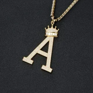 Colgante con Letra Inicial Personalizada, Diamante Simulado Redondo de 2 Quilates, Chapado en Oro Amarillo de 14k - Product Image 6