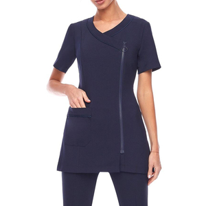 Uniformes de Enfermera para Spa y Salón de Belleza, Blusas Tipo Túnica Modernas y Elegantes con Logotipo y Marca Propios, Elásticas y Suaves para Mujer - Product Image 4