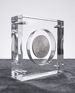 Trofeo Conmemorativo de Acrílico Prestige |   Premio por Excelencia y Logro - Product Image 1