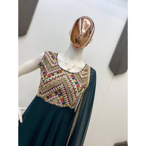 Belle robe Anarkali et Dupatta pour les soirées améliorer votre look élégant - Product Image 1