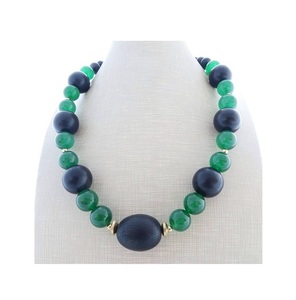 Collar de Resina Hecho a Mano para Mujer, Collar con Colgante de Resina Epoxi Colorida, Joyería de Moda con Estilo Pacífico, Regalo con Diseño Personalizado - Product Image 1