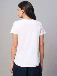 Crop top ample et décontracté pour femmes |   Mélange de soie et de coton de luxe |   T-shirt à coupe décontractée et toucher doux - Product Image 5