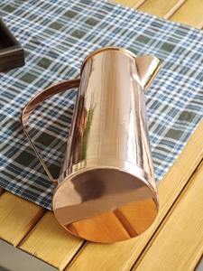 Pichet ou carafe en acier inoxydable plaqué cuivre, idéal pour les boissons et la présentation décorative de table, fabriqué à la main en Inde - Product Image 4