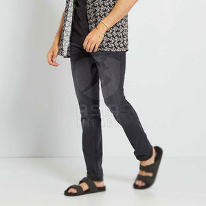 Jean élégant pour homme, idéal pour un style décontracté et urbain, design confortable pour les tenues quotidiennes et les voyages. - Product Image 2