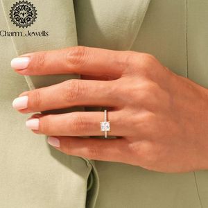 Bague de Fiançailles et d'Éternité Classique pour Femme Charm_Jewells en Argent Plaqué Or Rose 18K avec Moissanite Taille Coussin et Sertissage à Griffes IGI - Product Image 4