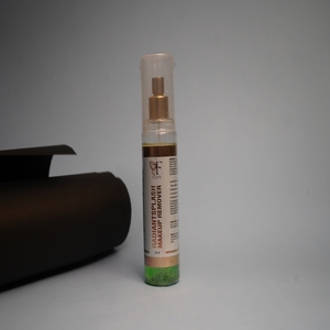 Desmaquillante para Piel Grasa y Mixta, Elimina la Suciedad y el Exceso de Grasa, Previene los Poros Obstruidos, Limpiador Facial Hidratante, Cuidado Suave de la Piel - Product Image 1