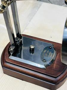 Loupe vintage en laiton noir réglable sur base en bois |   Loupe de bureau classique - Product Image 4