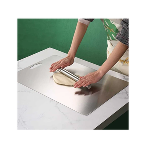Planche à découper élégante de grande taille en acier inoxydable de qualité supérieure, durable et résistante aux rayures - Product Image 2