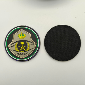 Étiquettes PVC personnalisées pour chapeaux et vêtements |   Patchs thermocollants découpés au laser à coupe droite |   Perles brodées en relief 3D rectangulaires de marque - Product Image 3