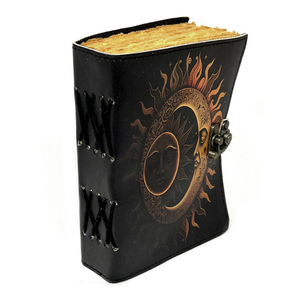 Diario Rústico Hecho a Mano de Cuero Genuino con Grabado de Sol y Luna, Papel Vintage con Borde Desflecado, Libro de Hechizos en Blanco para Escribir - Product Image 2