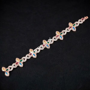 สร้อยข้อมือลายโคลเวอร์หลากสีสันขายดี ประดับเพชรคิวบาแบบฮิปฮอป  ทำจากเงินแท้ 925  ฝังเพชรแล็บโกรว์ สำหรับผู้ชาย - Product Image 3