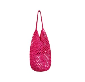Tu compañero ideal para aventuras de temporada. Este bolso de hilo natural ofrece una estética atemporal para mujeres preocupadas por la moda. - Product Image 4