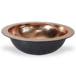 Bol de service en métal noir avec intérieur martelé en cuivre, large rebord, pour fruits sur comptoir, vaisselle de luxe, centre de table, bassin - Product Image 1