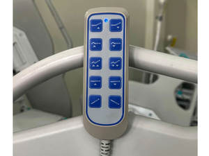 Cama de Hospital Metálica Plegable de Altura Ajustable con Ruedas de Control Central, Manivela, Función de Infusión, Diseño Moderno para Hoteles - Product Image 4