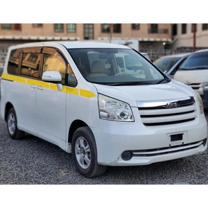 Toyota Noah Confiable con Asientos Cómodos, Transmisión Automática y Bajo Kilometraje, Listo para la Venta - Product Image 4