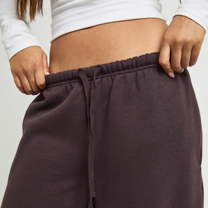 Pantalon de jogging personnalisé pour femme, marron, coupe ample, jambe large, décontracté, en polyester et coton, avec logo personnalisé - Product Image 4