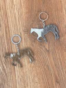 Porte-clés élégant en cuir de vachette Conception unique d'arbre de Noël avec porte-clés en cuir de vachette en plastique en métal avec fourrure véritable - Product Image 2