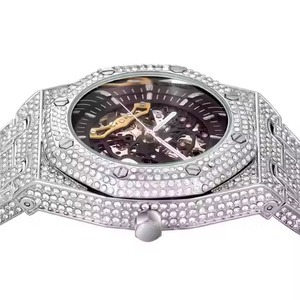 Montre à quartz moderne et élégante pour homme, sertie de diamants Moissanite, montre-bracelet de luxe pour homme, design de créateur, diamants Moissanite - Product Image 5