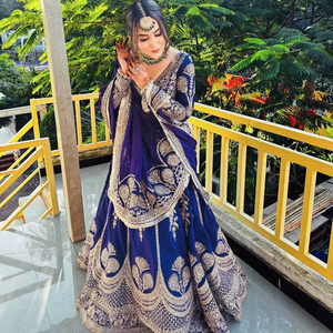 Lehenga indien pour réception de fête en gorgette violette avec choli brodé - Product Image 1