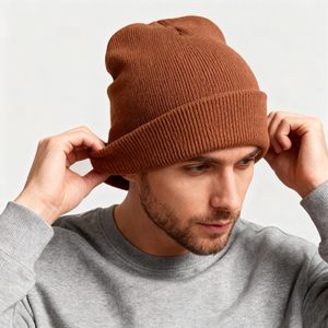 Gorro de Invierno de Acrílico de Alta Calidad, Personalizado con Logotipo Bordado, Unisex, con Borde Plegado, para Marcas de Ropa Urbana - Product Image 6