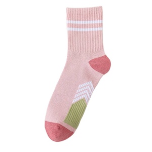 Calcetines deportivos antibacterianos con patrones geométricos de algodón transpirable de alta calidad y logotipo personalizado ODM para hombres y mujeres - Product Image 2