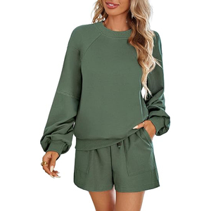 Ensemble 2 pièces hiver 2026 personnalisé avec logo, sweat-shirt et short amples à manches longues pour femme, en polaire écologique et respirant - Product Image 6