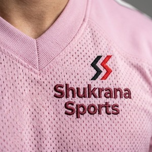 Maillot de football américain rose pour homme, col en V, manches courtes, maille respirante, coupe ajustée, vêtements pour adultes - Product Image 3