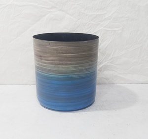 Macetero Decorativo de Metal con Diseño de Corte Láser, Acabado Dorado Antiguo, Redondo, para Interiores y Exteriores, Moderno para el Hogar - Product Image 4