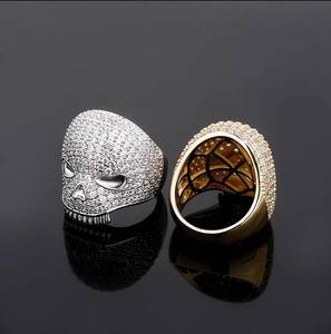 Anillo de calavera con incrustaciones de moissanita de corte redondo, hecho a mano, para hombre, joyería original de plata 925 para regalo, uso diario, estilo hip hop. - Product Image 3