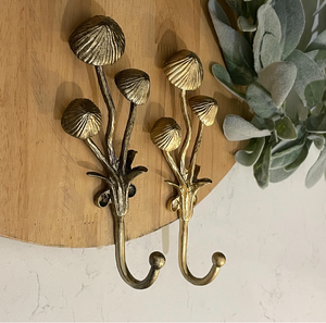 Royal Home - Soporte de pared decorativo de 2 piezas con diseño de hongo y ganchos de latón para colgar toallas, abrigos, pantalones y gorras - Product Image 1