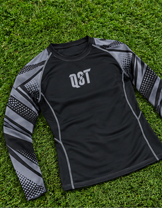 QST Men's <b>Black</b> Gray Long Sleeve Rash Guard <b>Compression</b> <b>Shirt</b> Quick Dry Front Logo Print for Fitness MMA BJJ Running - Product Image 6