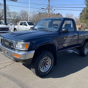 Vente en gros, promotion exceptionnelle : Pick-up Deluxe 4x4 modèle 1989, PRÊT À EXPÉDIER, LIVRAISON 24/7 - Product Image 1