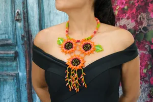 Collier triple tournesol pour anniversaire, Noël, mariage, anniversaire de mariage - Product Image 6