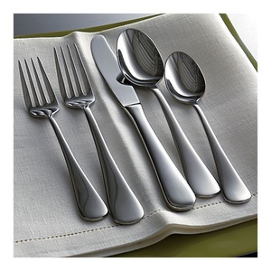 Ensemble complet de couverts en acier inoxydable comprenant fourchette, cuillère, couteau et vaisselle pour les repas en famille - Product Image 6