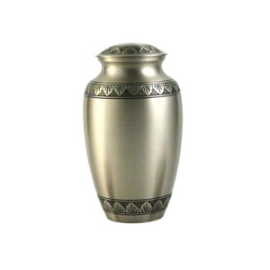 Urnes et pots en métal martelé style Art déco pour cendres - Product Image 1