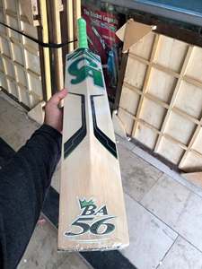Bate de críquet CA Sports Gold BA 56 Kings Edition de madera de sauce inglés con funda de bate de regalo, agarre adicional y lámina protectora, todo incluido. - Product Image 5