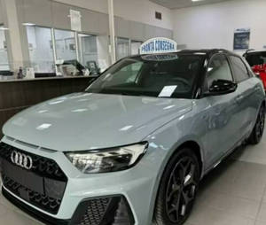 LISTO PARA ENVIAR 2025 Aud11 A1 SPB Híbrido Eléctrico Automático de 6 Velocidades Color Gris Identidad Interior de Cuero Oscuro de Alta Calidad - Product Image 1