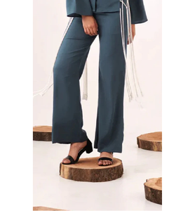 Pantalon large bleu premium pour femmes, design confortable à taille haute, coupe ample et fluide, parfait pour le travail, les soirées ou le quotidien - Product Image 1