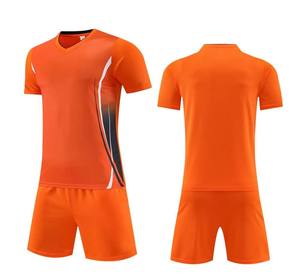 ชุดฟุตบอลผู้ใหญ่แบบยูนิเซ็กซ์ แขนสั้น ผ้าโพลีเอสเตอร์ 100% ยืดหยุ่น ระบายอากาศได้ดี สีและโลโก้สั่งทำได้ - Product Image 3