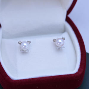 Boucles d'oreilles clous en argent S925 Zhuji avec perles d'eau douce de 6-7 mm, design simple, faibles défauts, forte brillance, vente en gros en direct - Product Image 5