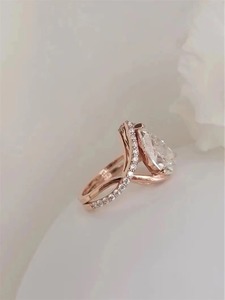 แหวนหมั้นเพชรโมอิสซาไนต์ทรงลูกแพร์ สวยงาม แหวนเงินแท้ 925 แบบสั่งทำพิเศษ และเครื่องประดับเพชรอื่นๆ - Product Image 2