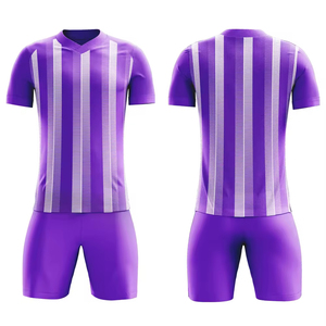 Tenue d'équipe de football écologique pour hommes et femmes, fabrication professionnelle de maillots et shorts de football - Product Image 1