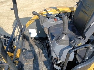 Mini-excavatrice hydraulique conçue pour les chantiers à accès restreint - Product Image 5