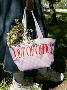 Sac fourre-tout en toile à carreaux avec fermeture éclair à lettres rouges, grande capacité, durable, motif bonbon tendance, pour femmes, usage quotidien et voyage - Product Image 4