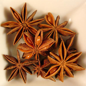 Anís estrellado de otoño, vainas seleccionadas a mano con fuerte fragancia, apariencia natural, para procesamiento de extractos y suministro de ingredientes. - Product Image 5