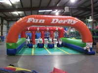 Piste de course gonflable 4 voies pour Derby de chevaux, avec obstacles, en PVC 0,55 mm d'épaisseur, certifiée CE, installation facile, usage commercial