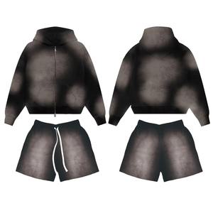 Ensemble sweat à capuche et short pour homme avec logo personnalisé, collection tendance, comprenant un sweat à capuche court et un pantalon de jogging, effet délavé, survêtement pour homme - Product Image 3