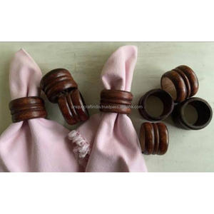 Anneaux de serviette en bois lisse et moderne, à rainures géométriques, avec osier, écologiques |   Décoration de fête minimaliste artisanale - Product Image 3